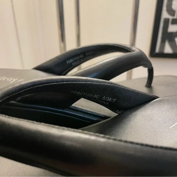 Nasty Gal Platform Faux Leather Flip Flops - Picture 7 of 10